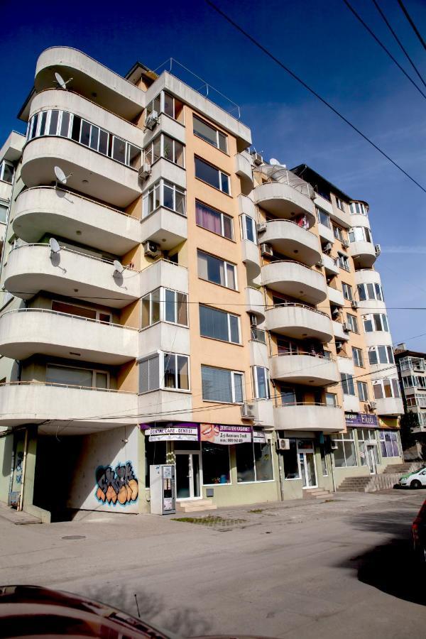 Stadium Apartments Veliko Tarnovo Exterior photo