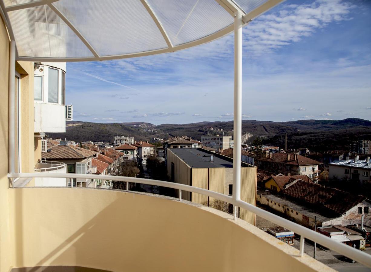 Stadium Apartments Veliko Tarnovo Exterior photo